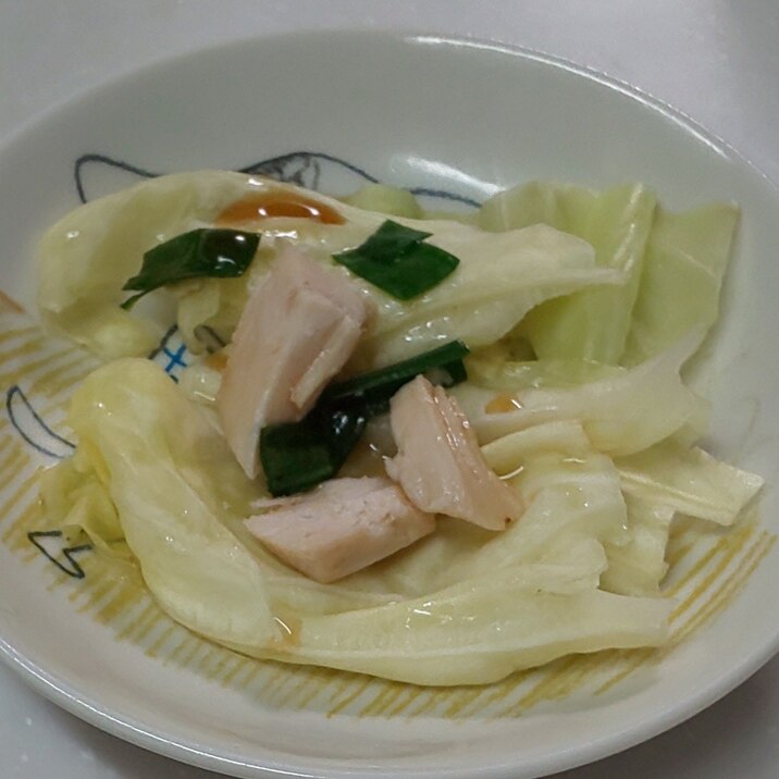 蒸しキャベツ☆鶏肉☆ニラじょうゆ